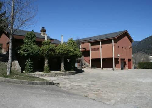 Alberg Escola De Piraguisme De Sort Exterior photo